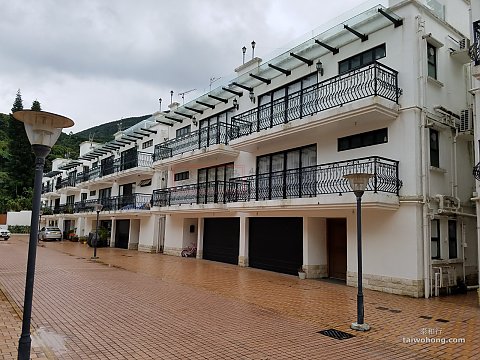 出入方便，屋苑, 鄰近超市