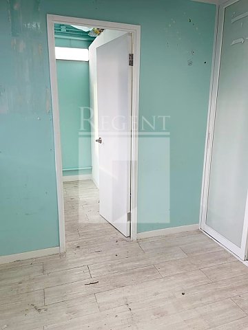 FEE TAT COM CTR (飛達商業中心) 