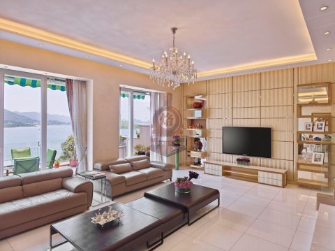 BEVERLY HILLS Tai Po 000050 For Buy