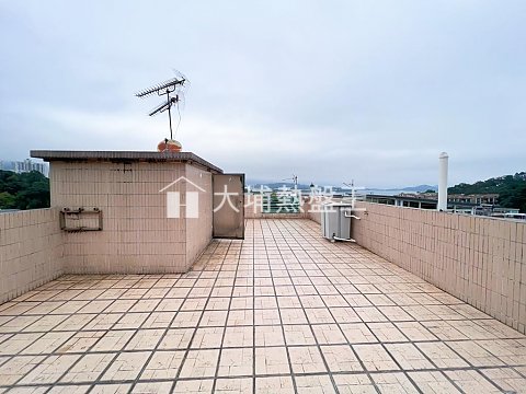 下黃宜凹