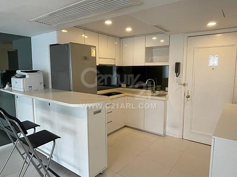 CONVENTION PLAZA WESTERN APT Wan Chai H A386365 For Buy