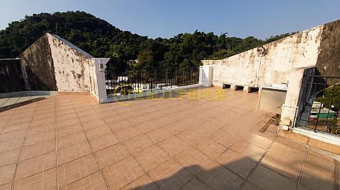 新峰花園 大埔 中層 F036521 售盤