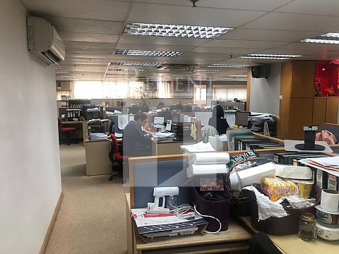 LIN FUNG CTR (連豐中心) 