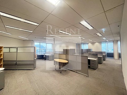 TIMES SQUARE (時代廣場) TIMES SQUARE (時代廣場)