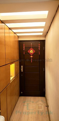 聯康新樓 堅尼地城 中層 046103 售盤