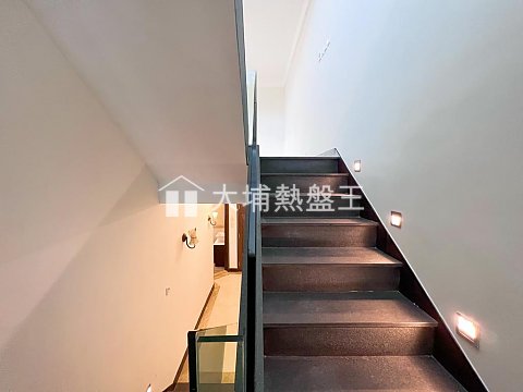 倚龍山莊  