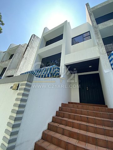 BURNSIDE VILLA Repulse Bay M019401 For Buy