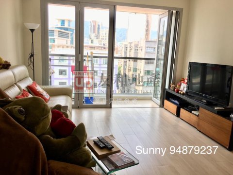 CARLTON MAN 3 bedrooms w roof & car park Kowloon City H T143802 For Buy