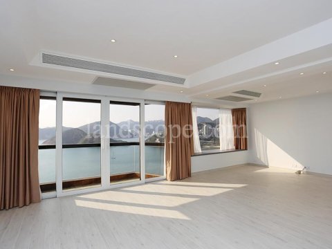 RUBY COURT Repulse Bay 1479152 For Buy
