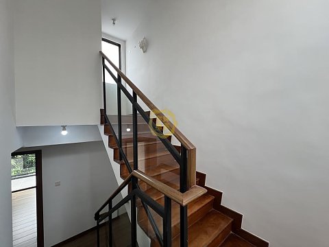 國興村