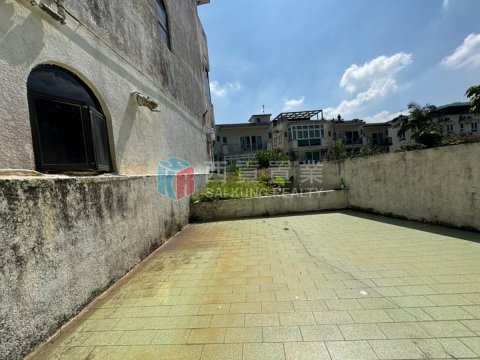 井欄樹村