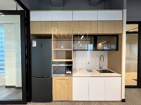 WYNDHAM ST 8 (雲咸街8號) 