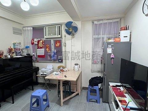 慈華大廈 黃大仙 中層 T089507 售盤