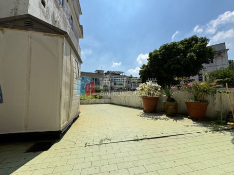 井欄樹村