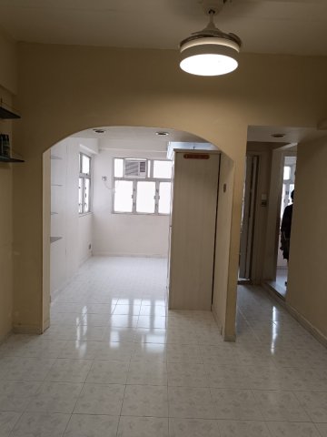 COSMOPOLITAN EST BLK C TAI WING BLDG Tai Kok Tsui H 1581396 For Buy