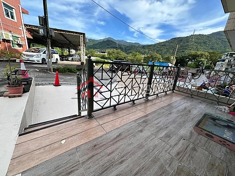 錦上路村屋