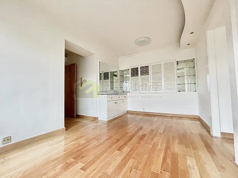 SEA CREST VILLA PH 01 BLK 04 Tsuen Wan H C030161 For Buy