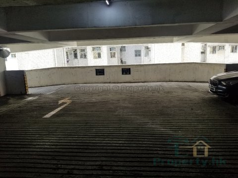 CHARMING GDN PH 01 CARPORT Tai Kok Tsui M 1573658 For Buy