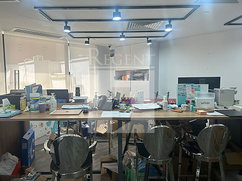 ALBION PLAZA (愛賓商業大廈) 