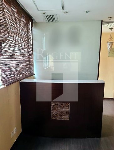 FEE TAT COM CTR (飛達商業中心) 