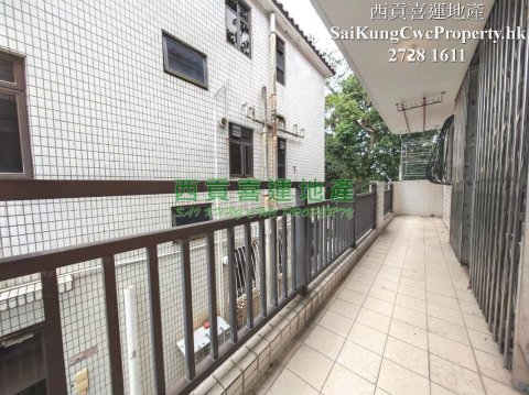 1/F with Balcony*Only Few Minutes to MTR Sai Kung 029805 For Buy
