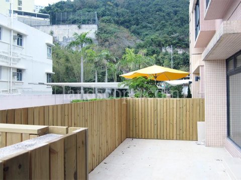 THE BEACHSIDE Repulse Bay 1582136 For Buy