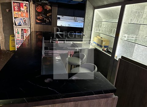 STAUNTON ST 6-8 (士丹頓街6-8號) 