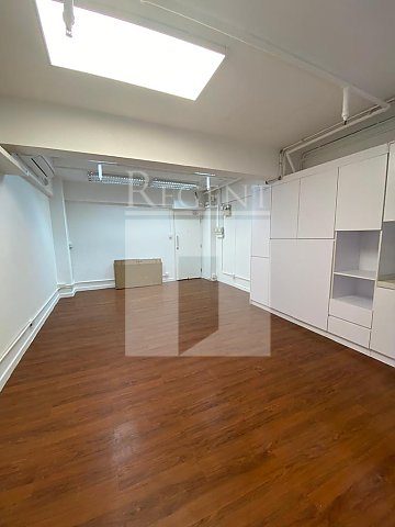 YIP FUNG BLDG (业丰大厦) 