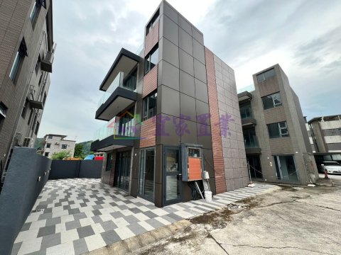 尖峰●全新樓三樓連天台 元朗 高層 005208 售盤
