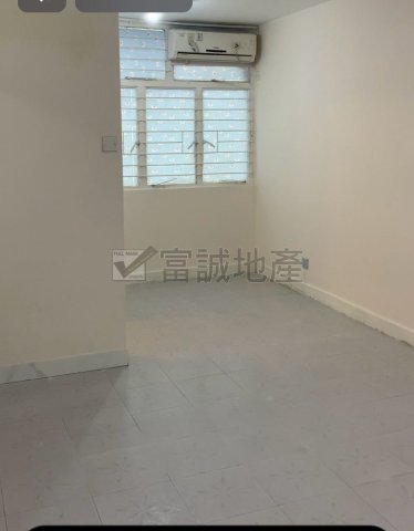 TUNG TAU EST PAK TUNG HSE Kowloon City N124016 For Buy