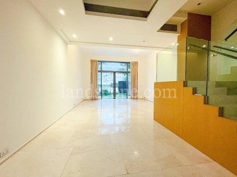 SHOUSON PEAK Repulse Bay 1542702 For Buy