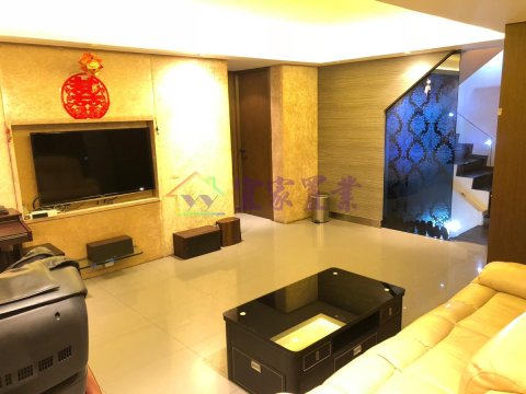 新麗花園●屋苑三樓連天台 天水圍 高層 005265 售盤