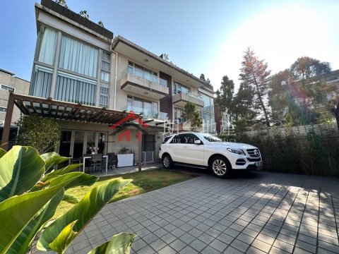 錦上路村屋