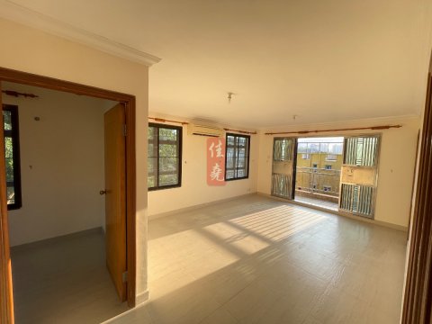 粉嶺村屋三樓及天台 粉嶺 009397 售盤