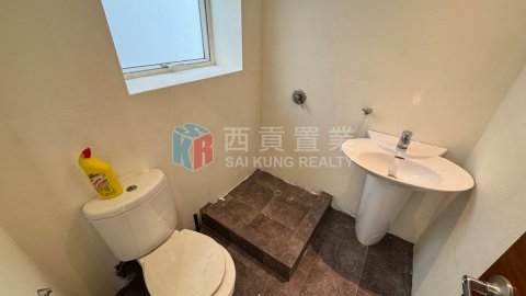 黃竹灣村
