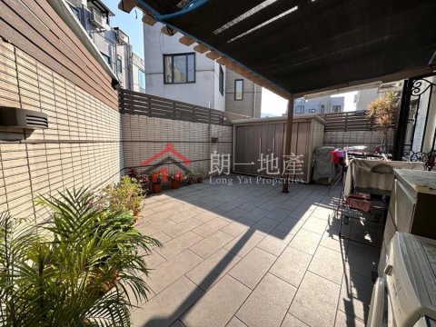 錦上路村屋
