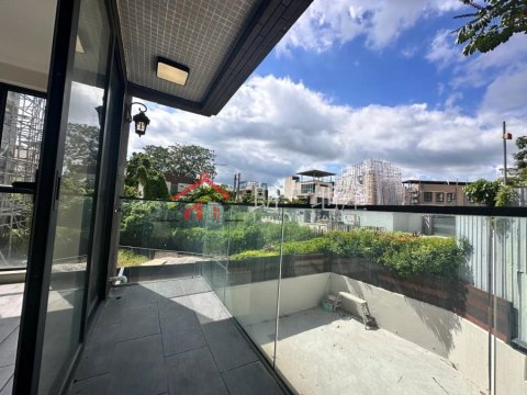 錦上路村屋