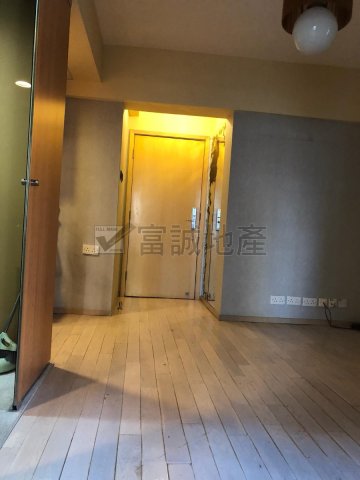 豪苑 黄大仙 中层 L085546 售盘