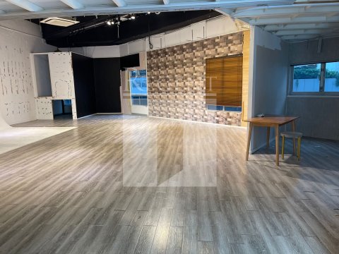 Kowloon Bay Industrial, Metro Centre