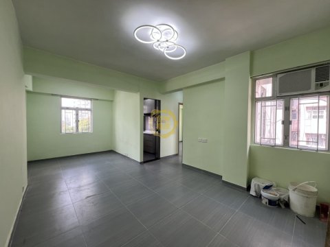 遠東發展屯門中心大廈