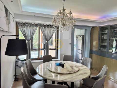 ELEGANT VILLA ELEGANT VILLA