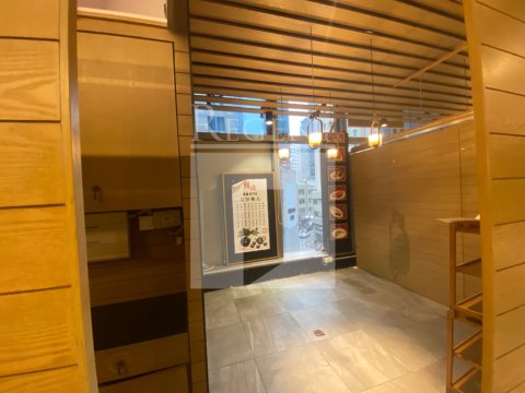 8 OBSERVATORY RD (天文台道8號) 8 OBSERVATORY RD (天文台道8號)