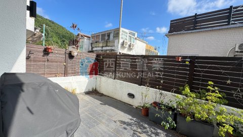 黃竹灣村
