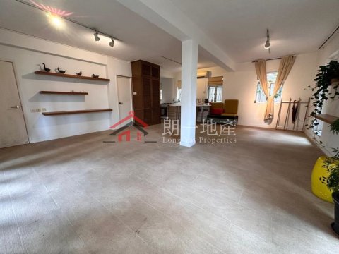 錦上路村屋