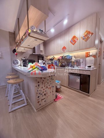 錦上路村屋
