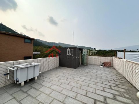 錦上路村屋