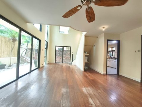 山頂花園 95080030