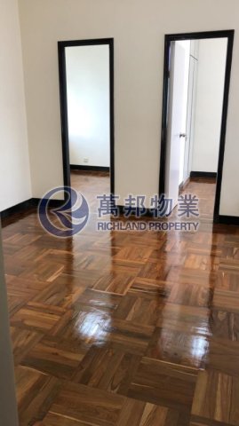 TONY COURT TONY COURT