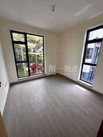 錦上路村屋