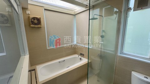 黃竹灣村
